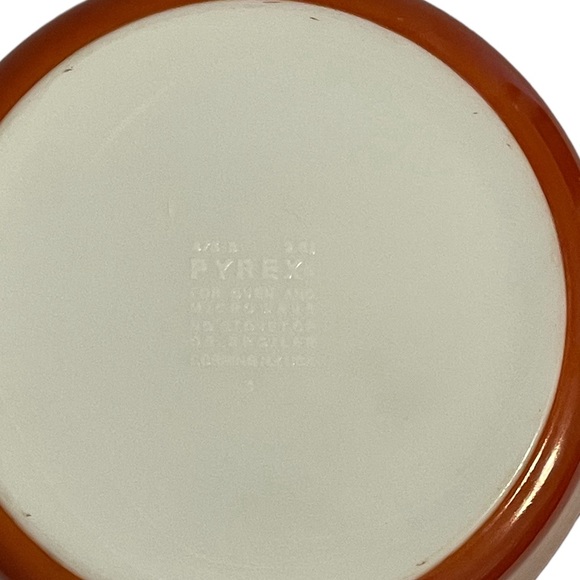 PYREX 2.5 Qt Casserole Baking Dish - Picture 4 of 4